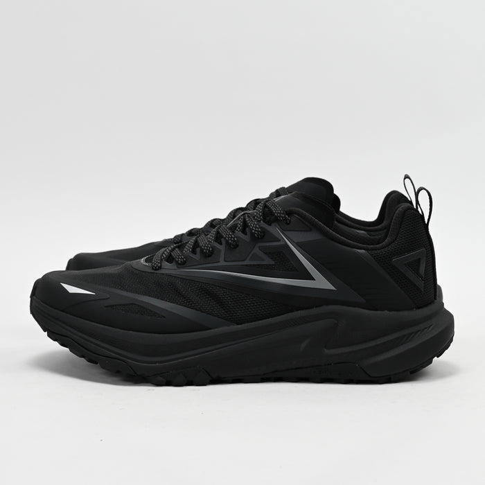 PEAK FOOTWEAR