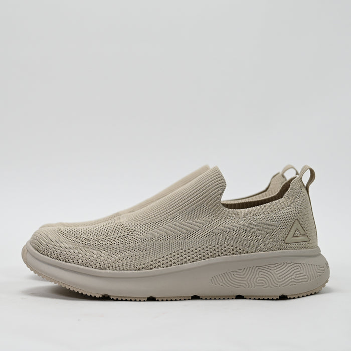 PEAK FOOTWEAR