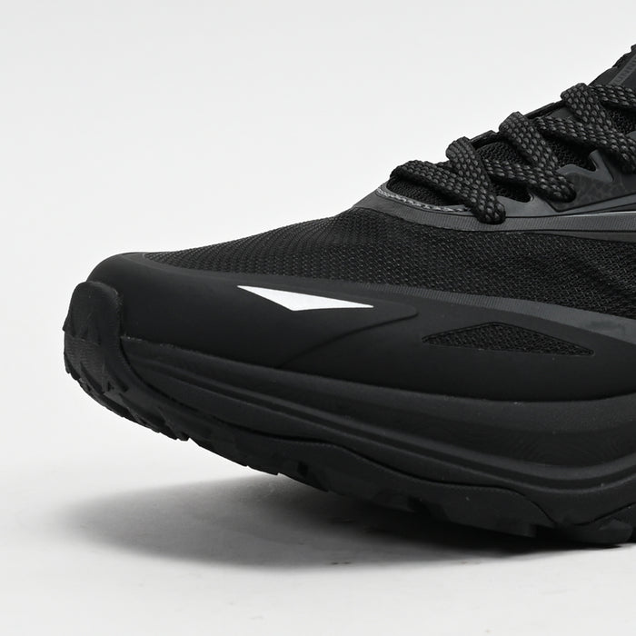 PEAK FOOTWEAR
