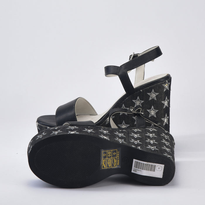 SANDALE ANGELA THOMPSON