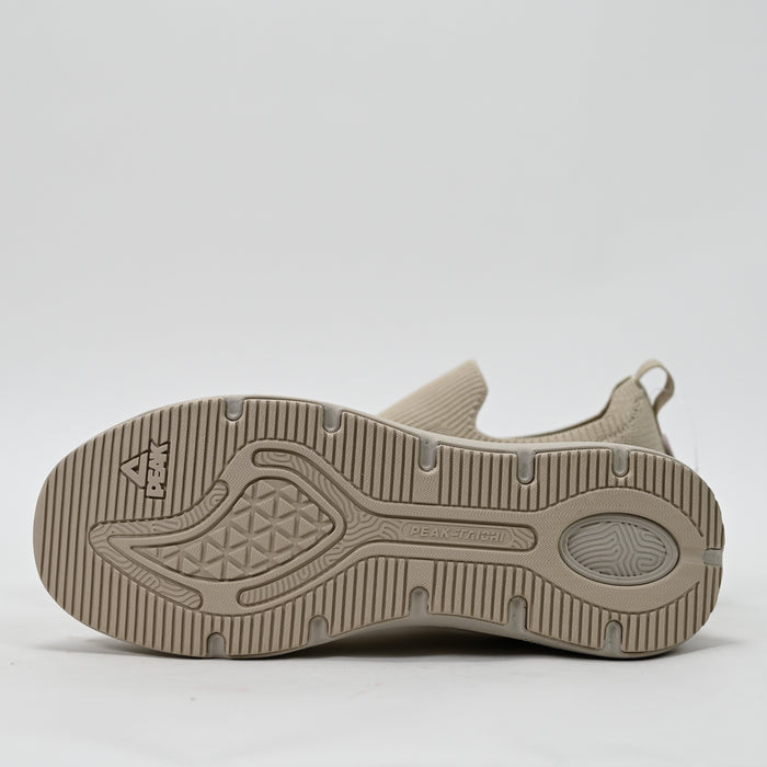 PEAK FOOTWEAR