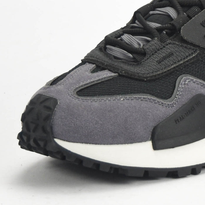 PEAK SHOES